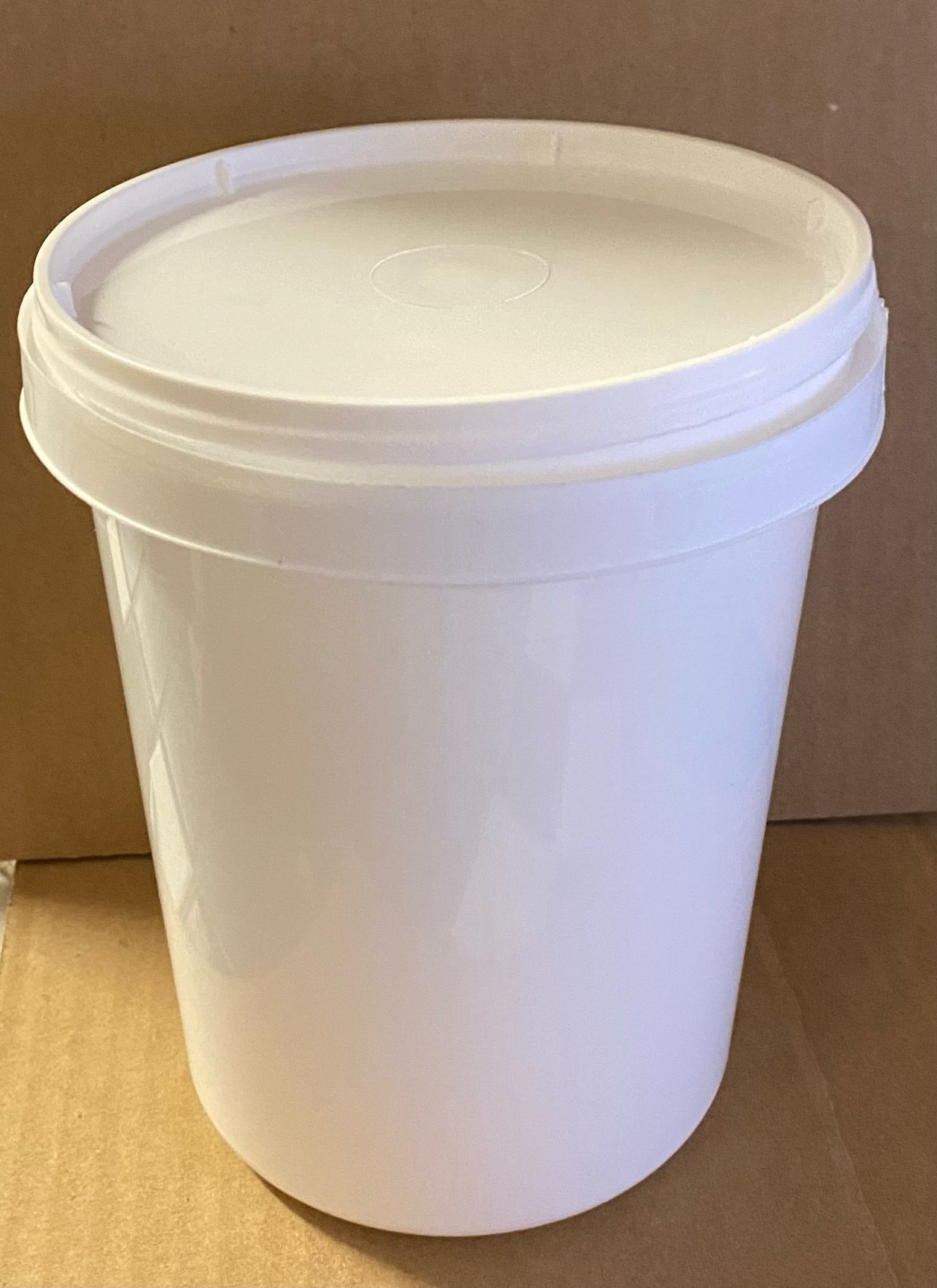 1 L White Pail w/ Lid